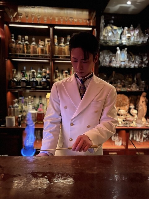 パフォーマンスが大人気のお店』by curu : BAR CENTIFOLIA (センティ 