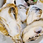 シーフードスタンド パチョレック ハナタレ - 追い生牡蠣^ - ^