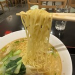 蜀三国 - 麺 持ち上げ