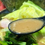 横浜ラーメン 真砂家 - スープ