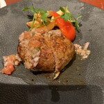 Tsukishima Supeinkurabu - 切ってしまってから撮影。肉汁ジュワーではなかった。