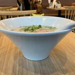 博多 一風堂 - 白丸シンプル　790円(税込)  ※背の高い器