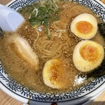 Marugen Ramen - 醤油とんこつ  白 803円　＋味玉 154円