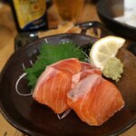 Yatai Izakaya Oosaka Mammaru - サーモン刺身