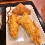 丸亀製麺 - かしわ天180円、いなり130円