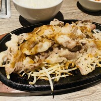 焼肉&手打ち冷麺 二郎 KANAYAMA - 焼肉2