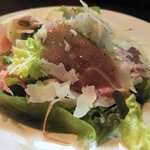 Izakaya Atto - 生ハムとパルミジャーノの＠サラダ