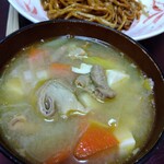 俺の中華たなか家 - 「ホルモン」は「大根」「人参」「豆腐」「葱」を足して煮込んで「もつ煮汁風」に(^o^)v　これ♬旨し❗