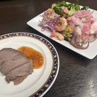 リュクス ダイニング ハプナ - ローストビーフ　サラダ