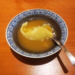 サワダ飯店 - フカヒレの姿煮込み、澤田特製濃厚白湯仕立て