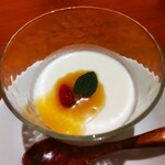 サワダ飯店 - 杏仁豆腐