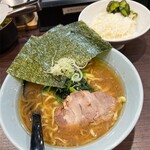 Yokohama Iekei Ramen Samurai - 