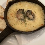 GUMBO AND OYSTER BAR   - 牡蠣とガーリックの熱々マッシュポテト1089円