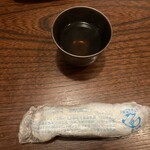 欧風料理 もん - おしぼりとお茶