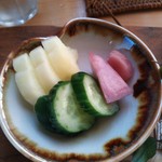 遊の丘 - 十割手打ちそば＋ドリンク＋デザート付￥1100の漬物（H25.12.5撮影）