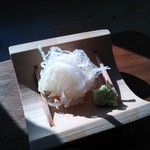 遊の丘 - 十割手打ちそば＋ドリンク＋デザート付￥1100の薬味（本山葵、晒し刻み葱）（H25.12.5撮影）