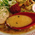 からみそラーメン ふくろう - スープ