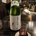 Akita Nagaya Sakaba - ホテルのルームキー提示で安くなったまんさくの花　純米酒
