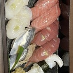 よし寿司 - ゲソ、小肌、活タコ、ぶり、大トロ