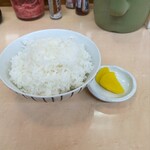 想夫恋 飯塚店 - 御飯中と沢庵