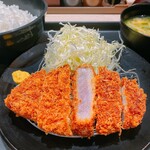 松のや - 超厚切りロースかつ定食 ¥930(税込)