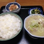 Marumishokudou - 煮込定食　８００円 、大盛１００円。
                      
                      年末で閉店だそうです。