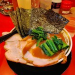 横浜家系ラーメン 裏大輝家 - デフォルトラーメン+取材サービス仕様となります。