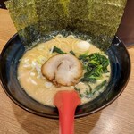 武松家 - 醤油豚骨ラーメン(並)900円