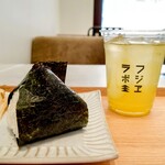 Yamamotoyama Fuji Erabo - 昆布おにぎりと玄米茶