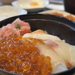 天然温泉 天都の湯 ドーミーイン網走 - 海鮮丼（朝食ビュッフェ）