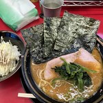 豚骨醤油ラーメン 王道家 - 