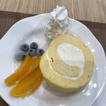 らいく・みーこむ - 北海道プレミアムロールケーキ（450円）