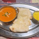 レストラン ナマステ インド・ネパール料理 - プローンカレーとチーズナン