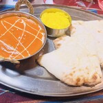 レストラン ナマステ インド・ネパール料理 - バターチキンカレーとチーズナン