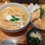 讃岐うどん　志成 - 