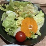 Minori Kafe - サラダ〜フルーツひと切れの心づかい