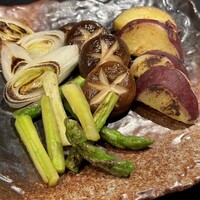 銀座あまくさ 名古屋金山 - 溶岩焼(焼野菜の盛り合わせ750円)