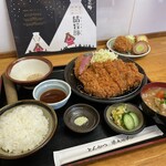 とんかつ 栄ちゃん - しあわせの一食。この美味しさにいつも助けられてる