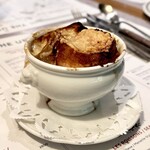 THE UPPER - オニオングラタンスープ　　¥1,600-