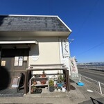 ナツメグカフェ - 入り口と出口、田口はいない