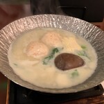 水明館 - 湯葉と蟹つみれの白味噌小鍋仕立て