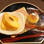 四季彩 鮨楽 - デザートの柿と茶菓子