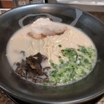 濃厚とんこつラーメン 一峰 - 