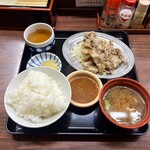 Uchuuken Shokudou - とんバラ定食 並¥800。