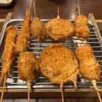 Kushitomo - 串ふらい(海老 鶏ひき肉のしそ巻き 玉ねぎ うずら)
