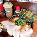 ラーメン 末廣家 - チャーシューメン、割れ玉