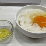 ふく流ラパス 分家 WADACHI - トリュフオイルの〆卵飯