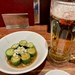 Shuumai Tarou - ピリ辛胡瓜 ¥300 +とりあえずセットのビール