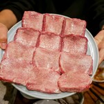 炭火焼肉ホルモンさわいし - 