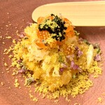 赤坂 鮨 ふくなが - 雲丹ご飯、毛蟹ほぐし身、いくら、キャビア、カラスミ・こんな贅沢なご飯があるでしょうか？其々の味と塩味が邪魔をせずに素晴らしいマリアージュ。